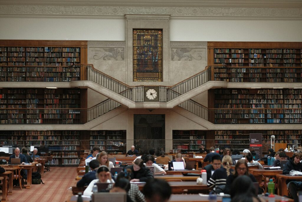Exploring the Future of Education: How Artificial Intelligence is Reshaping International Universities 1 AI in international universities